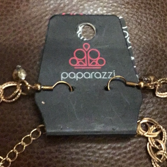 NWT, BIB NECKLACE AND EARRINGS SET. CRYSTALS ON BIB AND EARRINGS.LIGHTWEIGHT - Picture 3 of 8